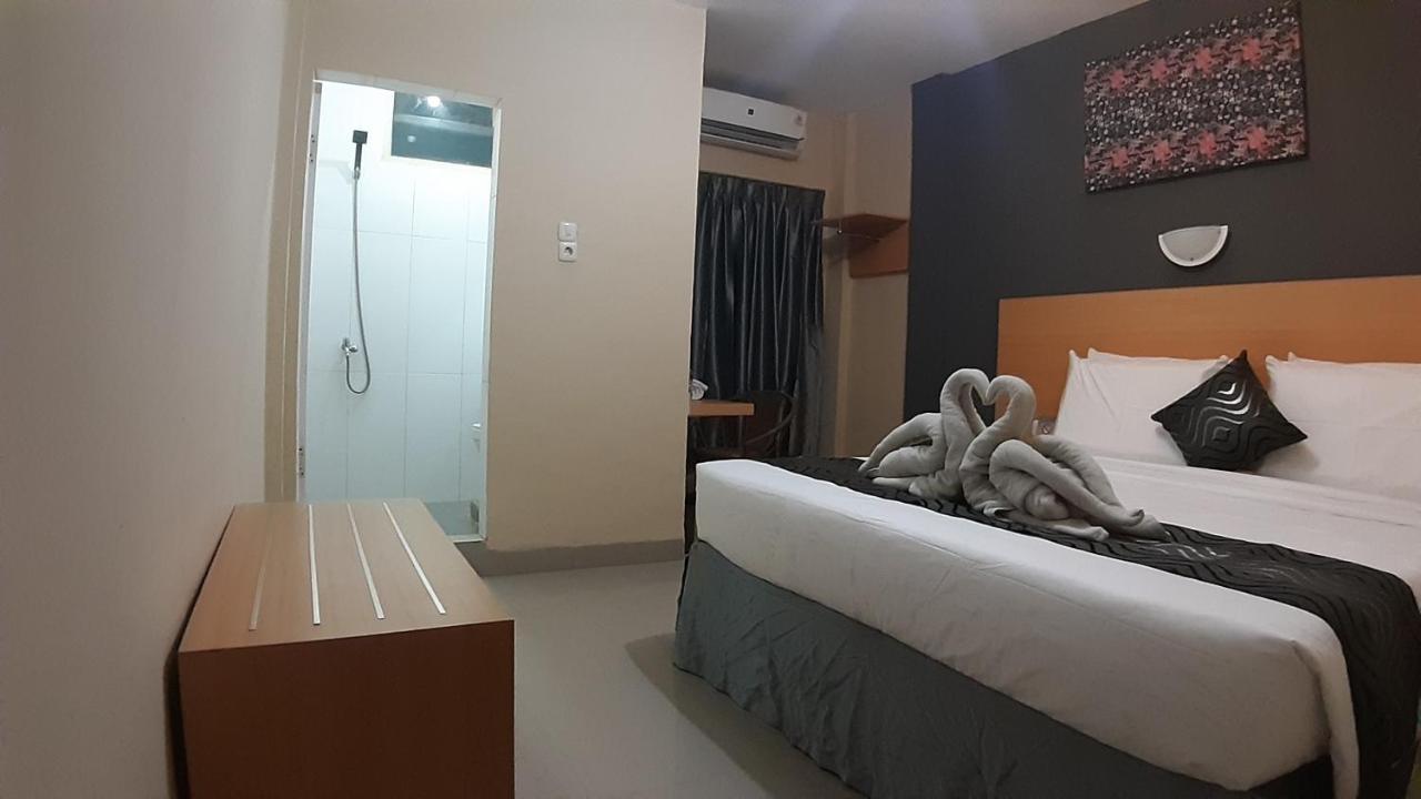 New Gentala Hotel Медан Екстериор снимка
